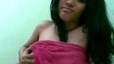 Indian college babe boobs pressed and foreplay
