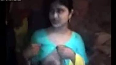 Desi porn of Rajasthani village house wife exposed her naked figure on request