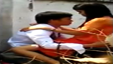 Assam college couple caught fucking outdoor on hidden cam