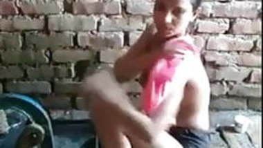 Desi girl showing big boobs on web cam