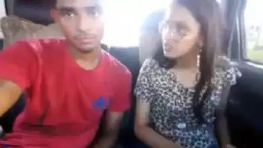 Licking hairy pussy of sexy bangalore girl in car