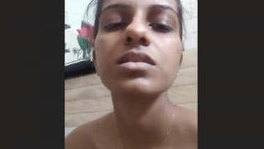 Lankan Tamil Girl Showing Boobs and Pussy