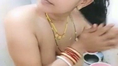 Cute girl fingered and screwed in bhabi sex video