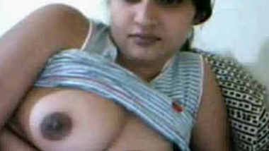 desi babe showing pussy in cam