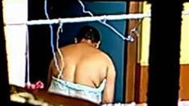Desi bhabhi bathing recording by hidden cam