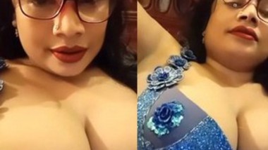 Sexy Desi big boob girl