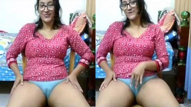 hot paki babe on cam will dump full collection soon