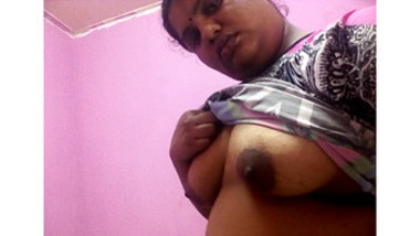 Mallu Aunty Showing her Boobs To Husband