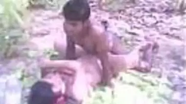 Bhai Bahan ne gaon ke jungle me jam kar chut chudai ki