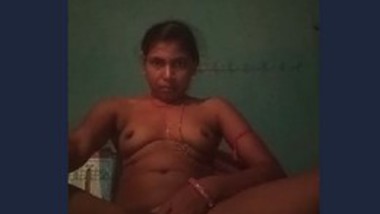 Desi bhabi show her body village
