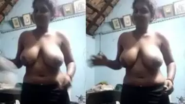 Tamil Girl Showing Boobs