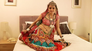 Gujarati XXX Indian Alluring Girl Jasmine Mathur Garba Sexy Dance