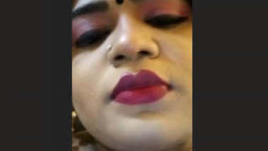 Sexy Desi Bhabhi Fingering On Video Call