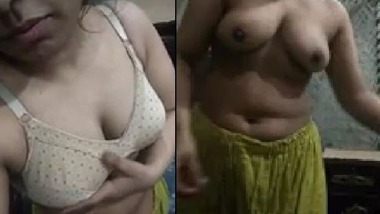 Horny Paki girl showing boobs