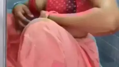 her hubby making video of bathing bhabhi