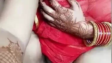 Raajsingh5566 Showing Boobs through Red Net Saree & Masturbating on StripChat Show